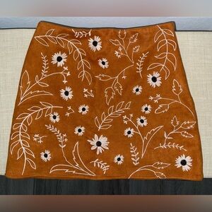 Super cute suede skirt! Size Small